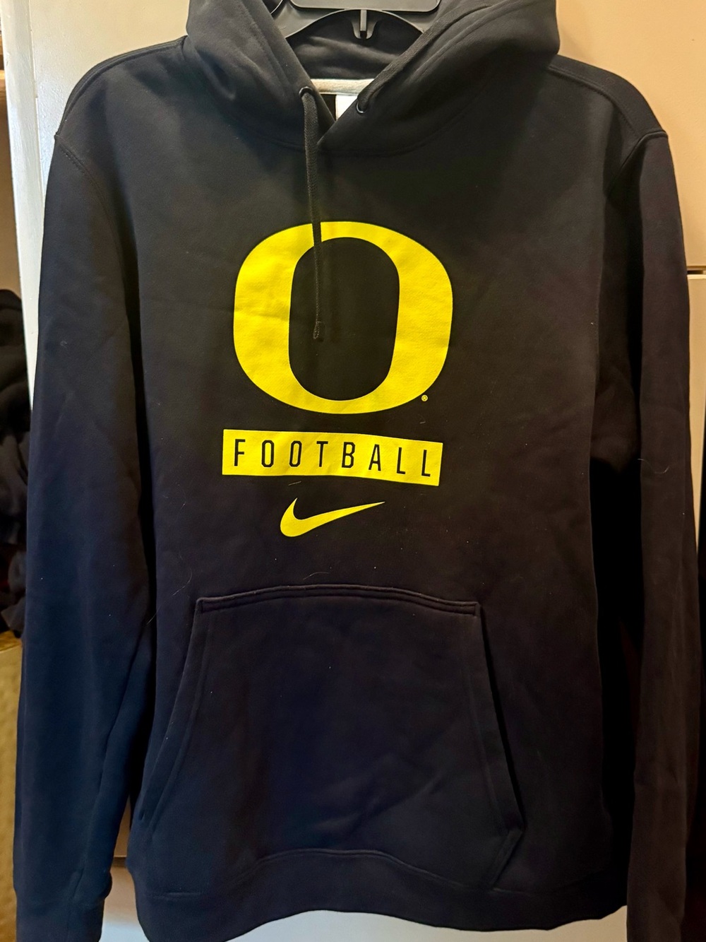 Nike Men's Black & Yellow Oregon Football Pullover Hoodie